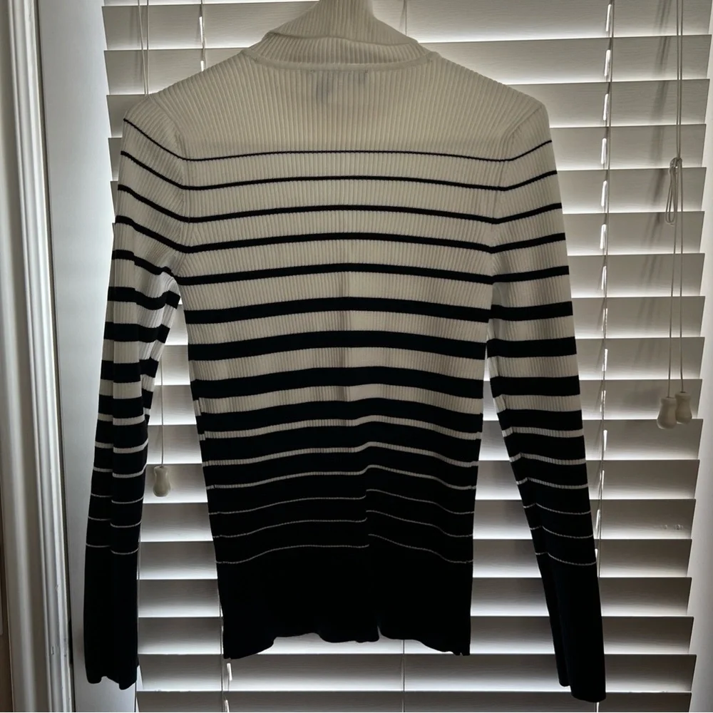 WHBM turtleneck NWOT